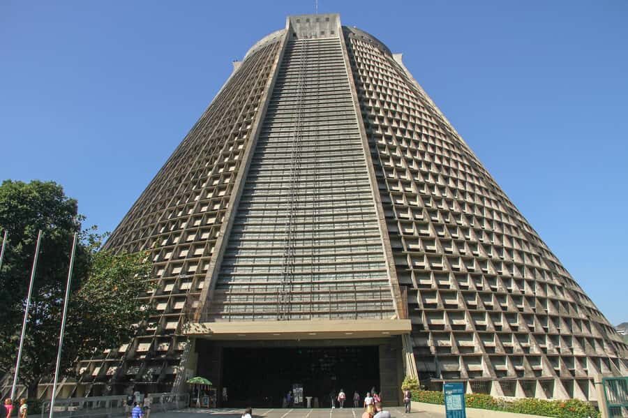 Rio de Janeiro Downtown Tour - The Aterro do Flamengo return: museums, memorials, and shoreline views