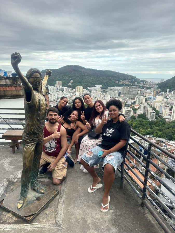 Rio de Janeiro: Favela Santa Marta Top Tour with Local Guide - Mirante Dona Marta viewpoint: the South Zone panorama with street-level meaning