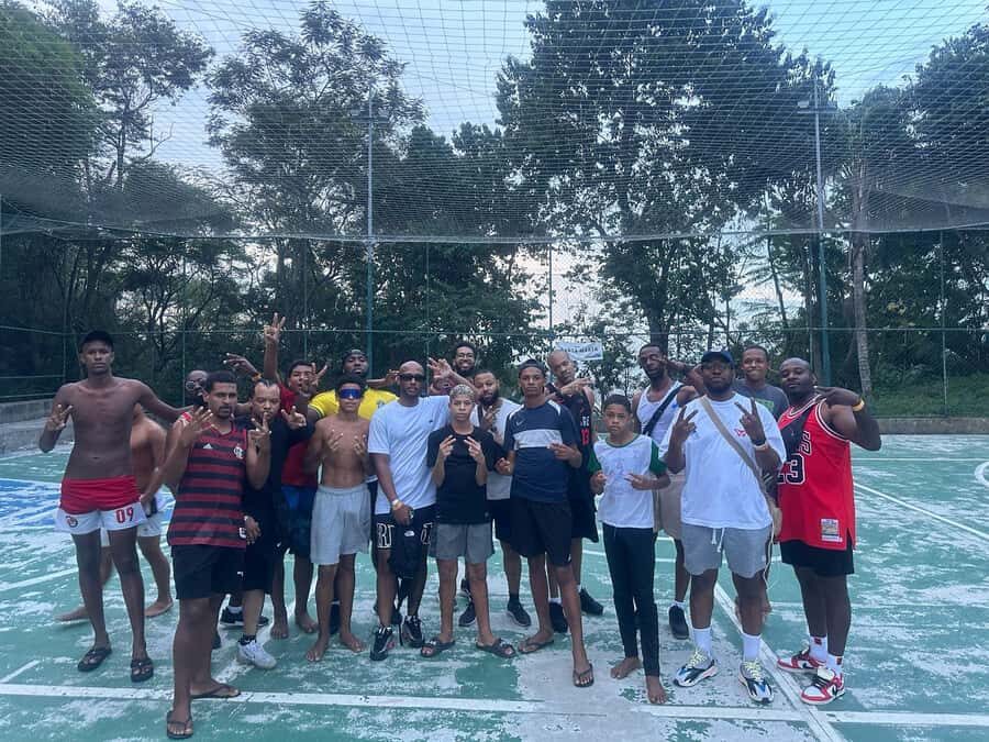 Rio de Janeiro: Favela Santa Marta Top Tour with Local Guide - The community stops that add up: tram, the residents’ association, and everyday places