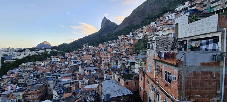 Rio de Janeiro: Favela Santa Marta Tour with Resident Guide - Views and photos: how to make the most of short stops