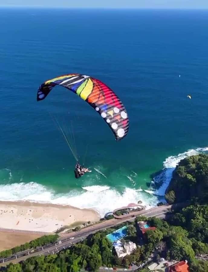 Rio de Janeiro: Hang Gliding or Paragliding Flight - Over Rio: coastal islands, Pedra da Gávea, Rocinha, Dois Irmãos