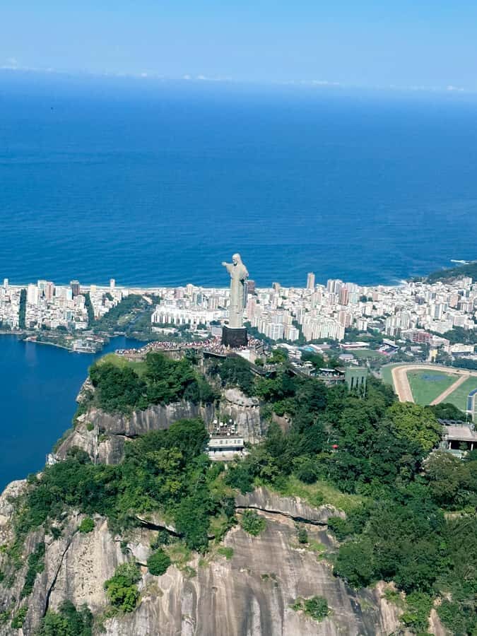 Rio de Janeiro: Helicopter Flight Christ the Redeemer 30 min - Pedra da Gávea, Rocinha, and Vidigal: A Quick, Respectful Look at the Hills
