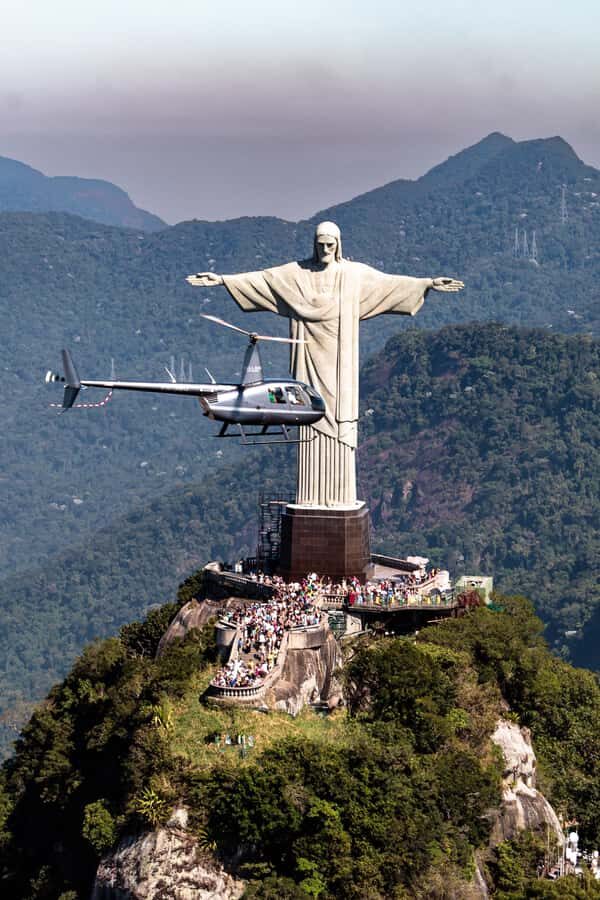 Rio de Janeiro: Helicopter Tour with an unforgettable view - Getting to Av. das Américas: Golf Cart, VIP Lounge, and Own Helipad