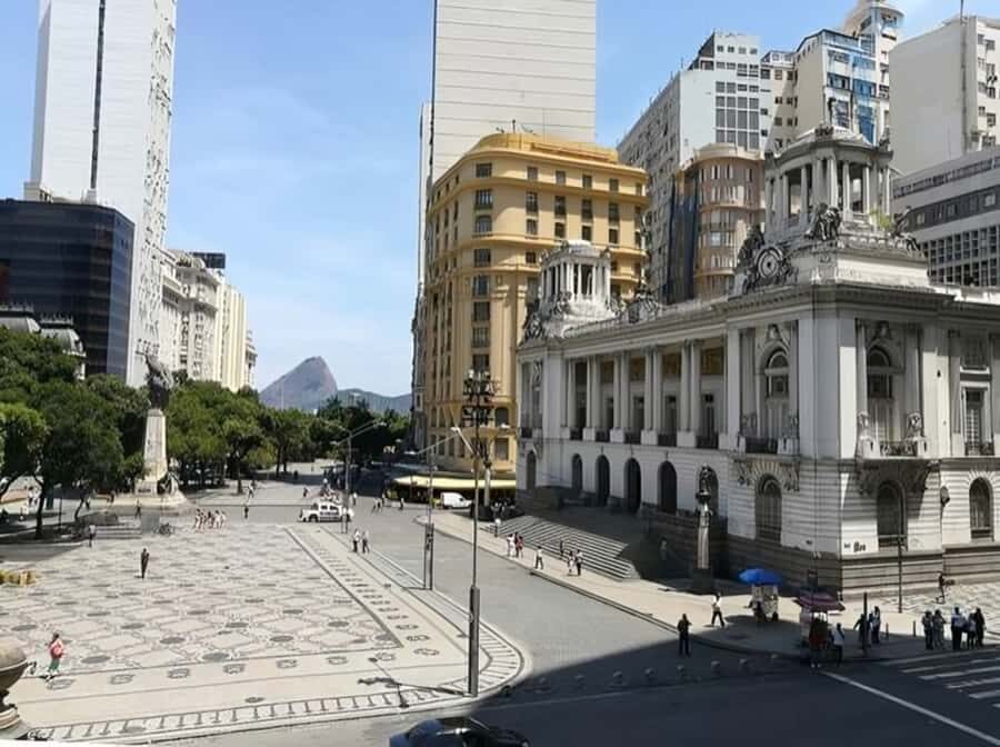 Rio de Janeiro : Must-See Sites Walking Tour With A Guide - The $50 price: what you’re really paying for