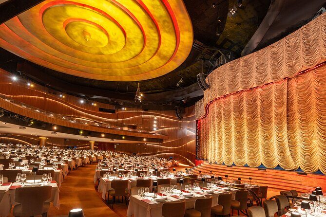 Rio DE Janeiro : Official Roxy Dinner Show - Dinner + Show - Seats, dress code, and staying comfortable in Rio at night