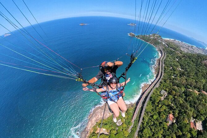 Rio de Janeiro : Paragliding Tandem Flights over Rio - Gear, quick training, and the inspector safety check