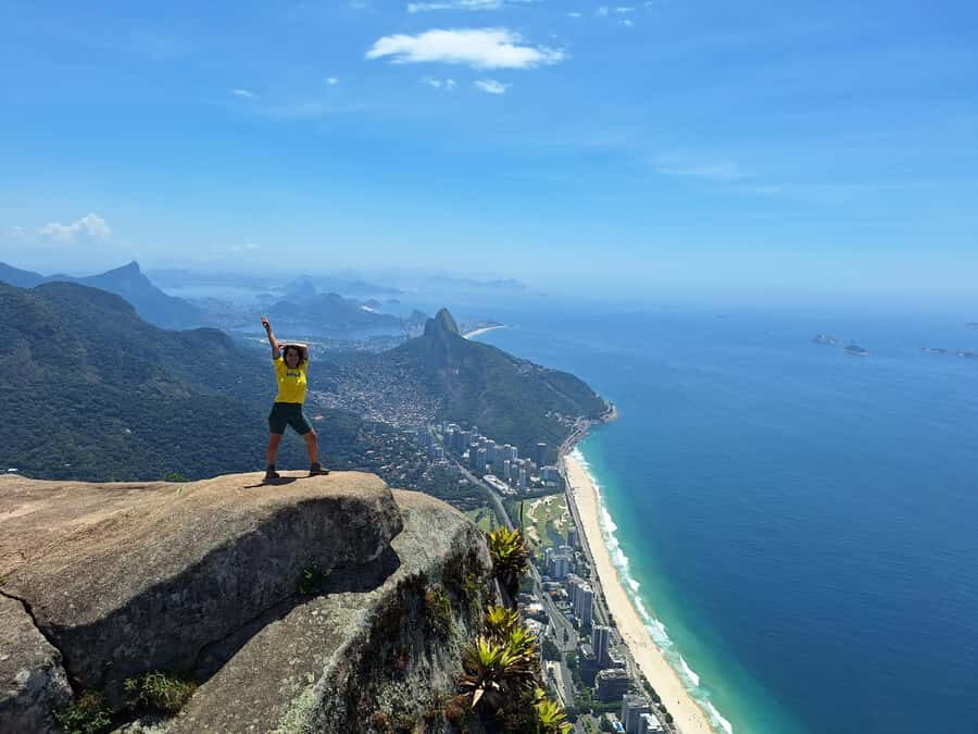 Rio de Janeiro: Pedra da Gávea - guided hike with best views - Summit time: the 360° payoff and photo opportunity