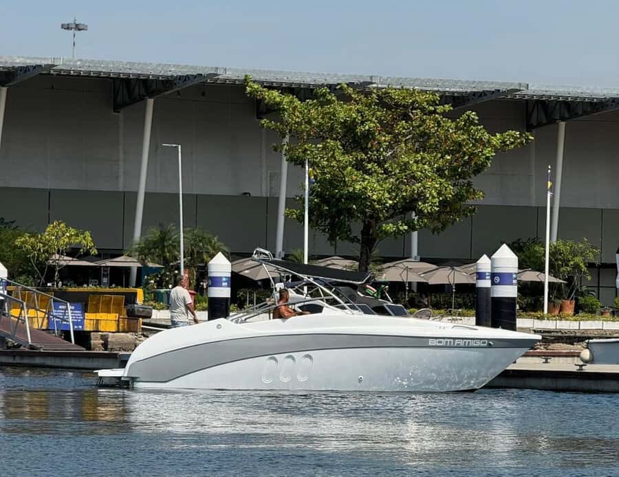 Rio de Janeiro: Private Speedboat Trip - Choosing the Route: Urca, Vermelha Beach, or Niterói by Sea