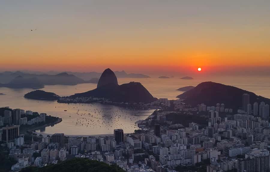 Rio de Janeiro: Private Sunrise Tour at Mirante Dona Marta - Why Mirante Dona Marta is a smart sunrise choice