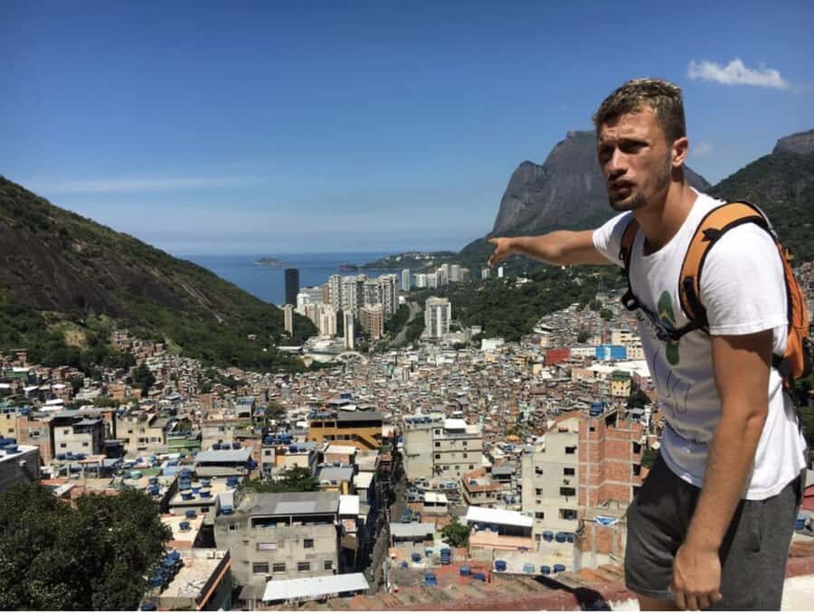 Rio de Janeiro: Rocinha Favela Walking Tour with Local Guide - Getting There: Copacabana, Ipanema, and the Av. Niemeyer Option