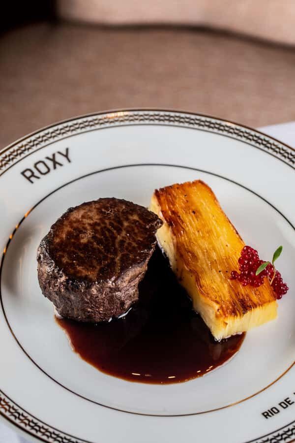 Rio de Janeiro: Roxy Dinner Show with Hotel Pickup - Key highlights to look for