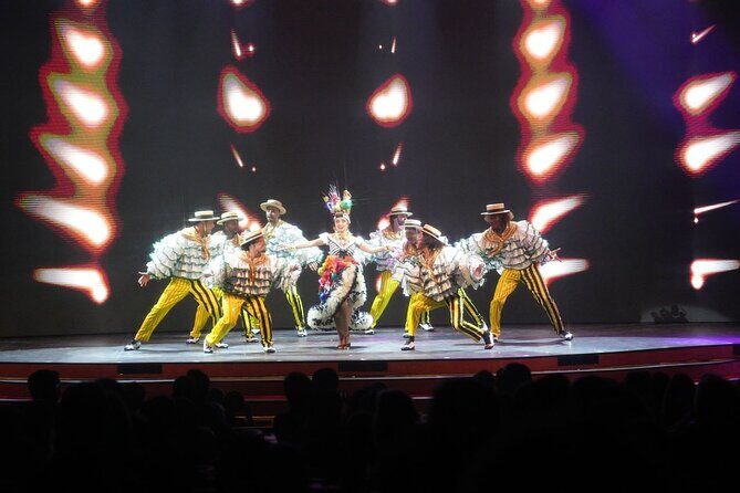 Rio de Janeiro: Roxy Dinner Show With Transfer - Hotel pickup and the 40-person limit: smoother timing in real life