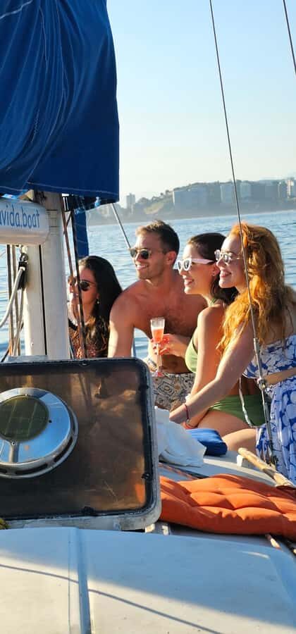 Rio de Janeiro: Sailing Sunset Tour with Snacks and Drinks - Meeting at Flutuante Rio near Urca: simple start, clear focus