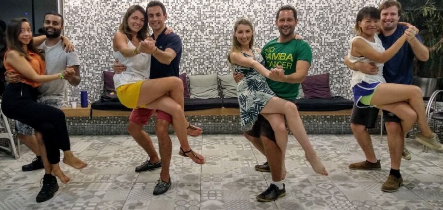 Rio de Janeiro: Samba Class in Copacabana - When the studio is crowded: the one downside to plan around