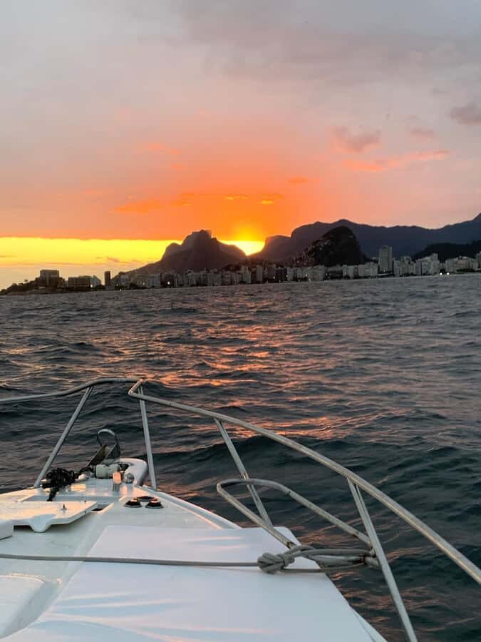 Rio de Janeiro: SpeedBoat Tour - Sunset with Beer - Christ the Redeemer isn’t just a photo: seeing it in context