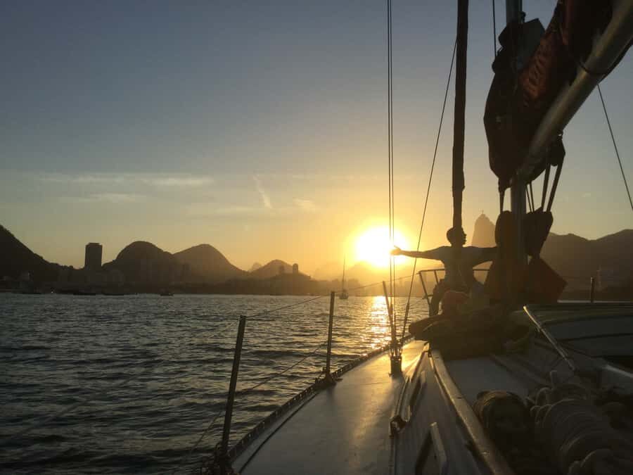 Rio de Janeiro: Sunset Sailing Tour - Sugarloaf and Christ the Redeemer: how the sunset viewing actually works