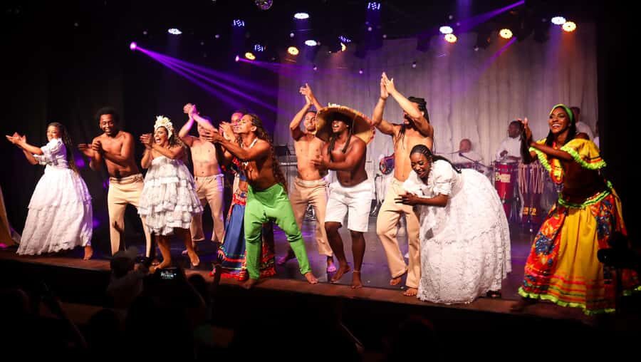 Rio: Ginga Tropical Samba and Folklore Show Ticket - Alcohol, Timing, and Planning Your Rio Night