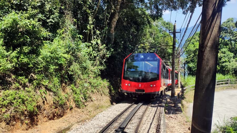 Rio: Maracanã Stadium & Christ the Redeemer by Rack Railway - GPS audio in 9 languages plus a live guide: how to use it well
