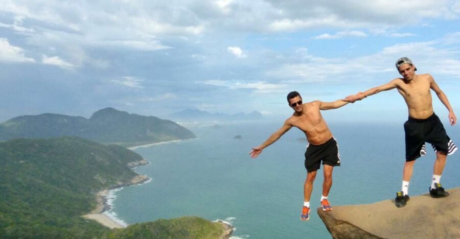 Rio: Pedra do Telégrafo Hiking & Relax in a Wild Beach - Grumari Beach reset: swimming time after the climb