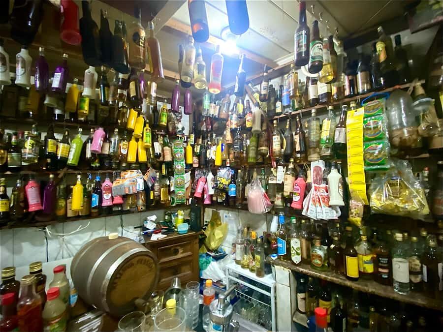 Rio: Pub Crawl in Lapa with Cachaça Tasting and Live Samba - The Nightclub Finale: DJ Beats and Party Mixes