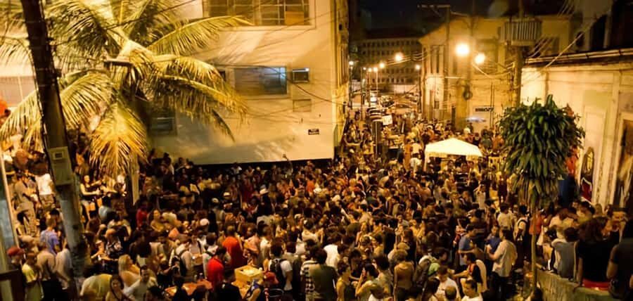 Samba Night in Pedra do Sal with 1 free caipirinha - Walking with context in Saúde: the stories that shape what you hear