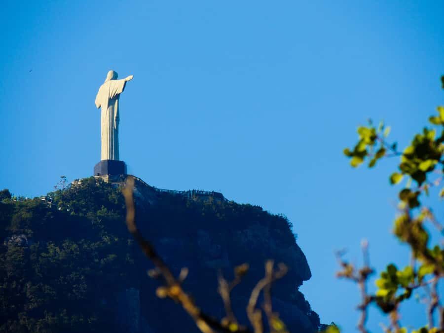 Santa Teresa - Bohemia and Art - Christ the Redeemer views: when the timing and the angle matter