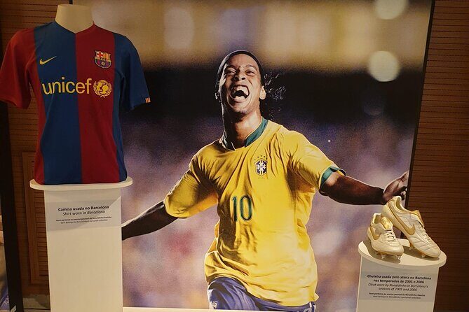Stadium Stories & Food: Join a Maracanã stadium tour with a Local - Video, sound, and star memorabilia: turning legends into context