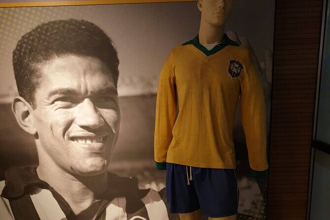 Stadium Stories & Food: Join a Maracanã stadium tour with a Local - The traditional bar finish: snacks, soda/pop, and local atmosphere