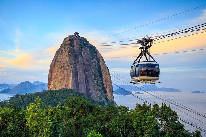 Sugarloaf Cable Car Ticket - Morro da Urca stop: walking room, food options, and wildlife spotting