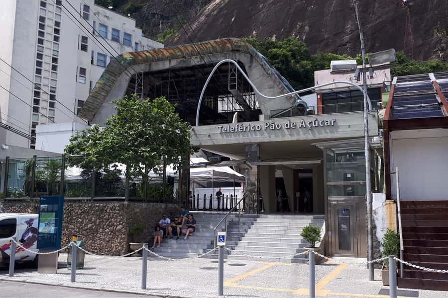 Sugarloaf Mountain Fast-Pass Ticket and Guided Tour - Meeting at Teleférico Pão de Açúcar stairs (and why timing matters)