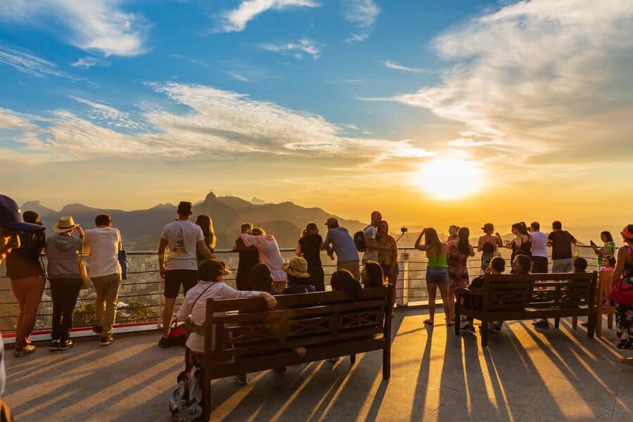 Sugarloaf Mountain Fast-Pass Ticket and Guided Tour - Language and guide style: what you can expect from the human part