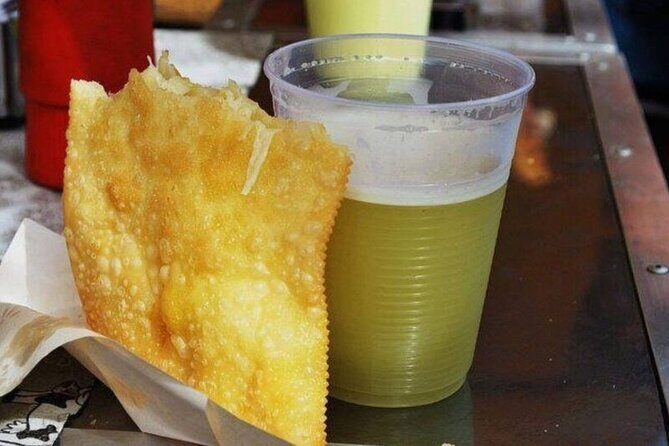 Sunday Food Tour: History, Culture & All-Inclusive Experience. - Feira da Glória: pastel com caldo de cana, churrasquinho, and live Sunday music