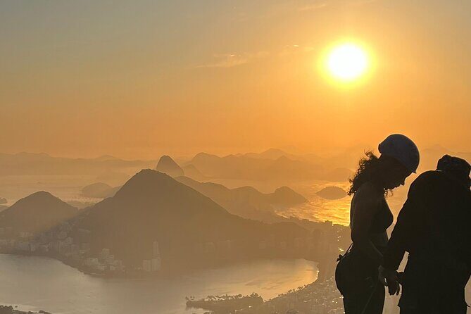 Sunrise at Morro 2 Irmãos - Vidigal - Rio de Janeiro - The roughly 1-hour trail to Morro Dois Irmãos (Bico da Pedra)