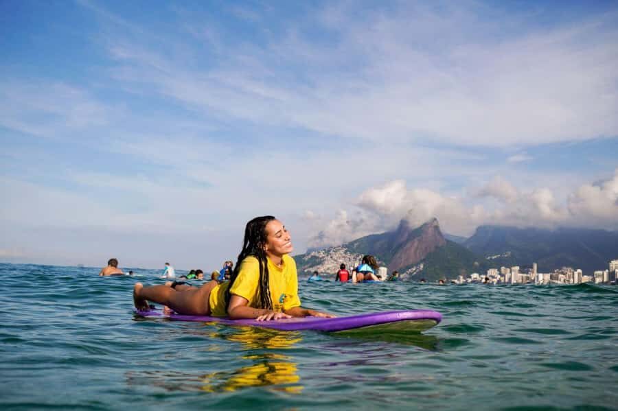 Surf lessons: in Arpoador in Ipanema. - Sunset Vibes at Arpoador: Why Timing Adds Extra Magic