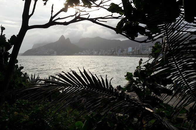The Christ the Redeemer, the Sugar Loaf and the beaches of the "South Zone" - What to bring so the day feels easy