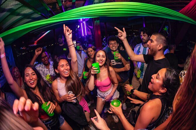Ticket to 4-Hour Rio de Janeiro Boat Party - The Music Mix: House, Funk, Hip-Hop, and Latin Rhythms