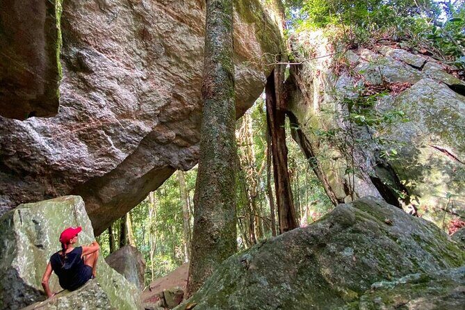Tijuca Forest Hike - Waterfalls & Caves, Nature & Wild Life! - Guide factor: why Alli, Lucas, Sergio, Juliana, and Alessandra matter