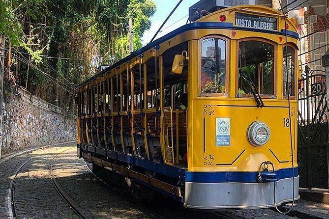 Walking tour of the bohemian neighborhoods of Santa Teresa and Lapa - Parque das Ruínas at Centro Cultural Municipal: the big viewpoint without the chaos
